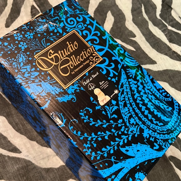 Child at Heart statue- RARE! - Picture 3 of 8